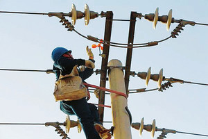 宇達YD驅(qū)鳥器 高效保障6-35Kv輸電線路安全